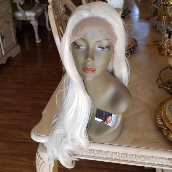 Platinum Bleach Blonde Lace Front Wig 22-24 inches - Picture 6 of 8